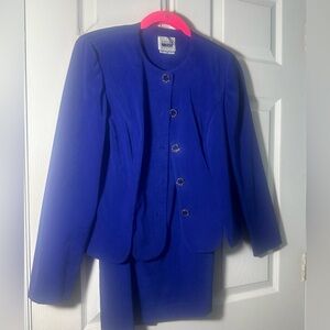 Leslie Faye velvet skirt suit 6P Purple/blue color Sz 6P